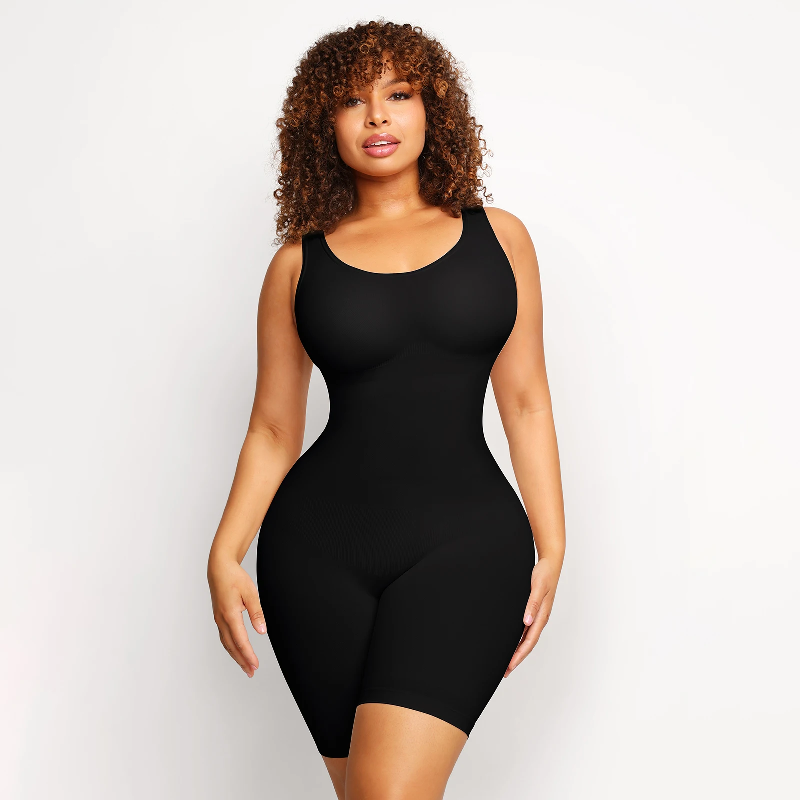 Shapewear femme sculptant corps avec contrôle ventre et effet liftant fessier